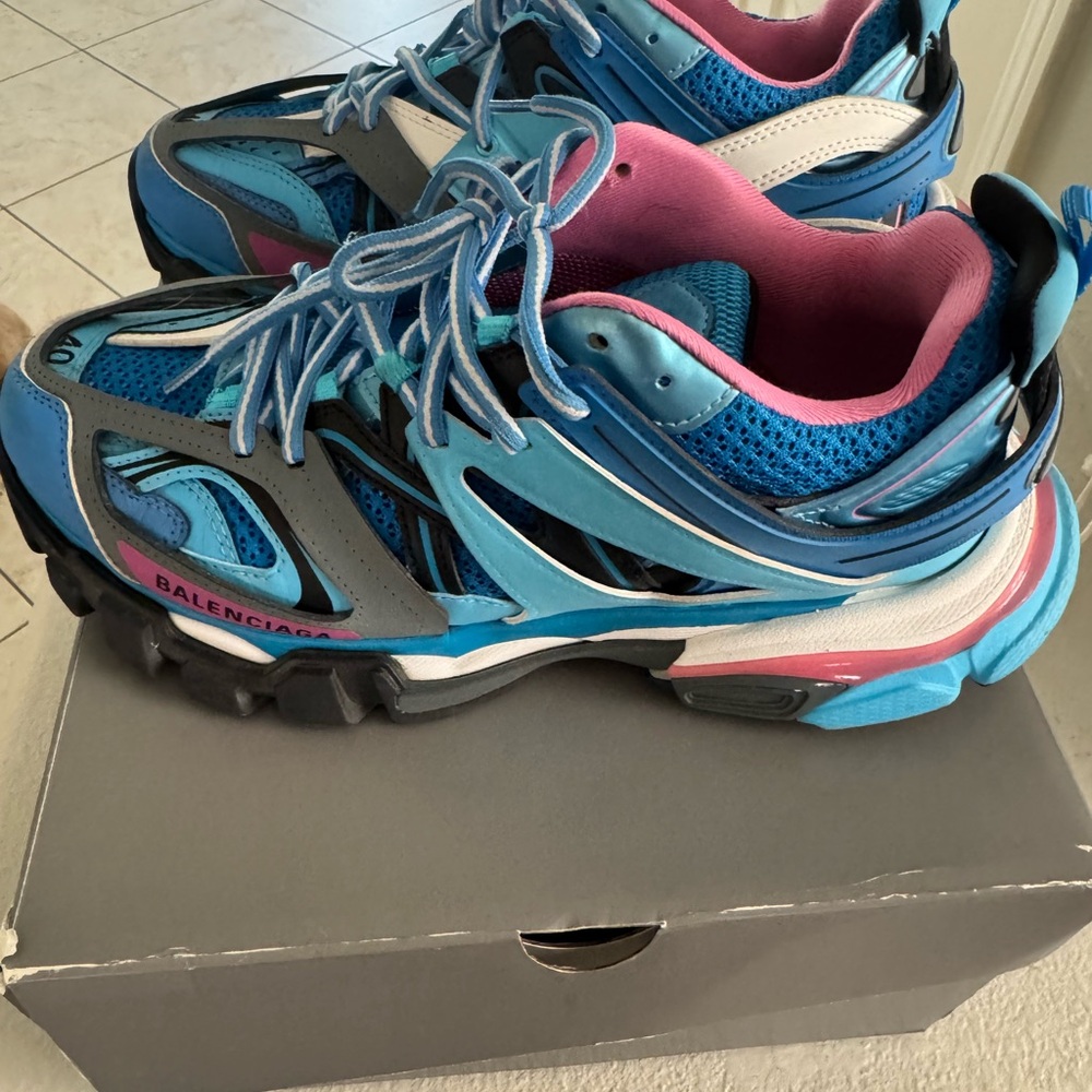 Balenciaga Track Sneaker size. EU 40/ Men’s 7/7.5. 100% authentic